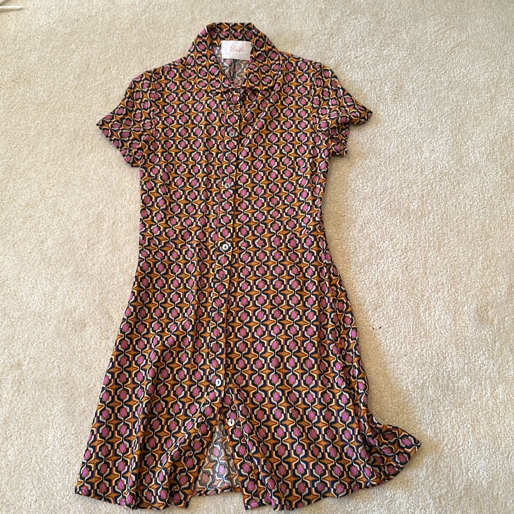 Short sleeve light weight thigh length dress